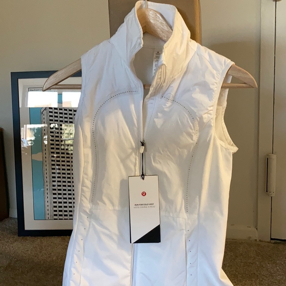 Lululemon Run for Cold vest, white, sz 2
